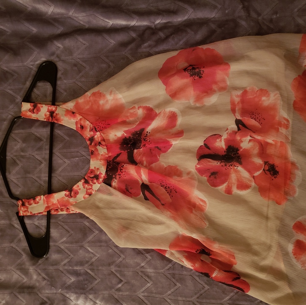 Floral flowy tank top